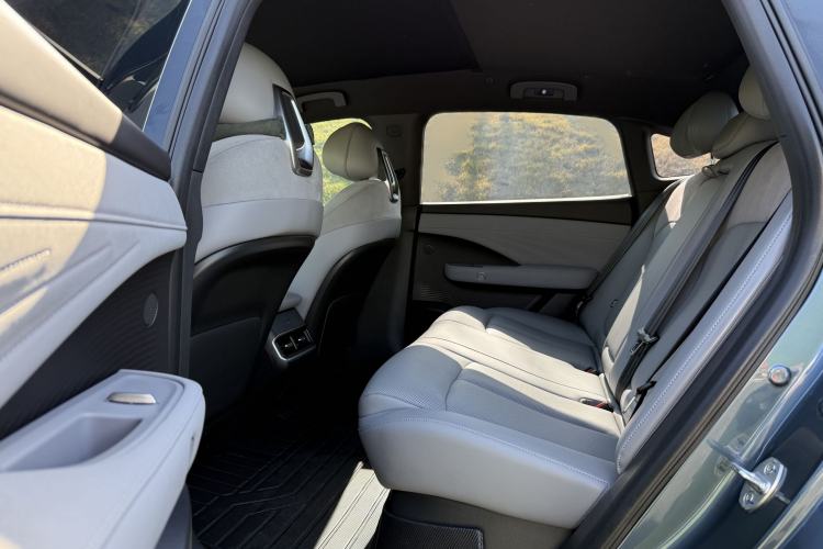 Used Nissan N7 2025 510 Pro Interior 5
