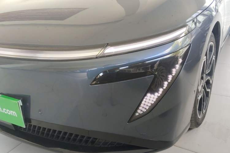 Used Nissan N7 2025 625 Max Left Front Headlight