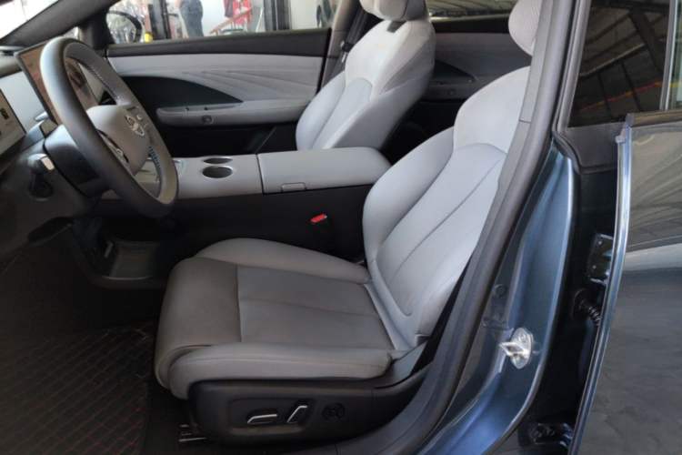 Used Nissan N7 2025 510 Max Left Front Seat