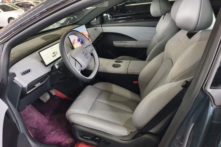 Used Nissan N7 2025 510 Pro Left Front Seat
