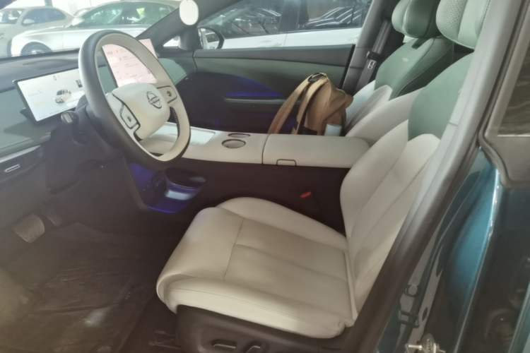 Used Nissan N7 2025 510 Max Left Front Seat