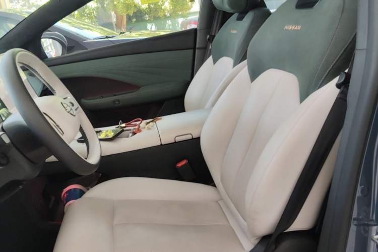 Used Nissan N7 2025 625 Max Left Front Seat