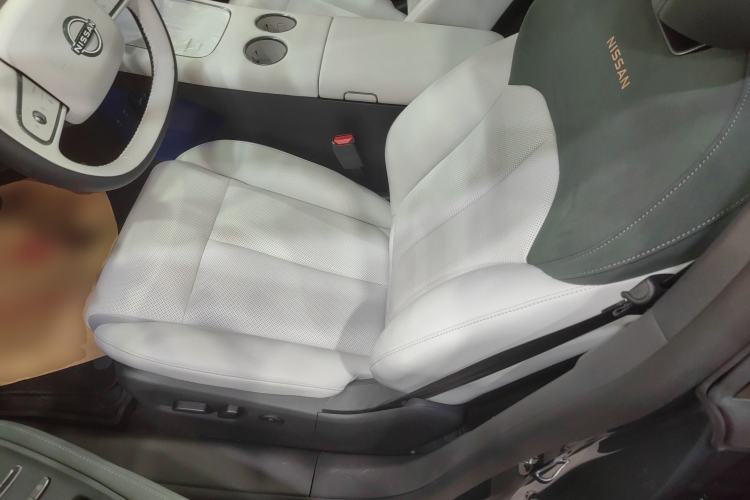 Used Nissan N7 2025 625 Max Left Front Seat
