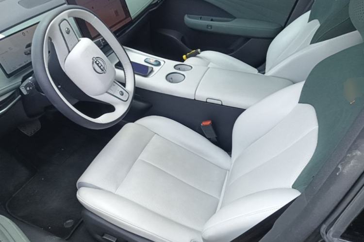 Used Nissan N7 2025 625 Max Left Front Seat