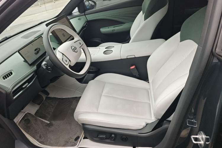 Used Nissan N7 2025 625 Max Left Front Seat