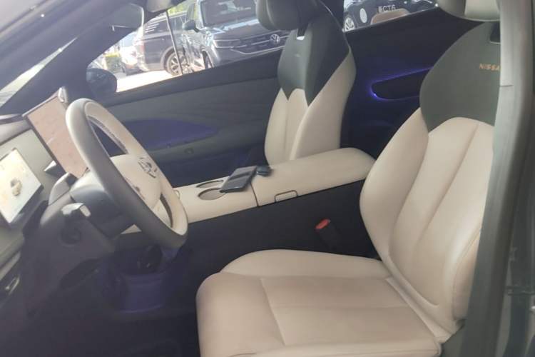 Used Nissan N7 2025 625 Max Left Front Seat