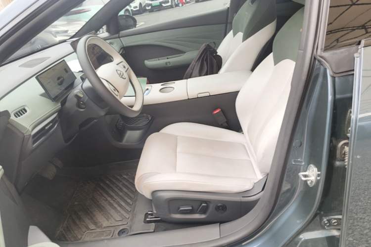Used Nissan N7 2025 625 Max Left Front Seat