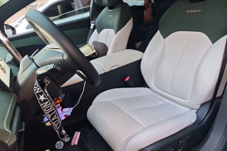 Used Nissan N7 2025 625 Max Left Front Seat