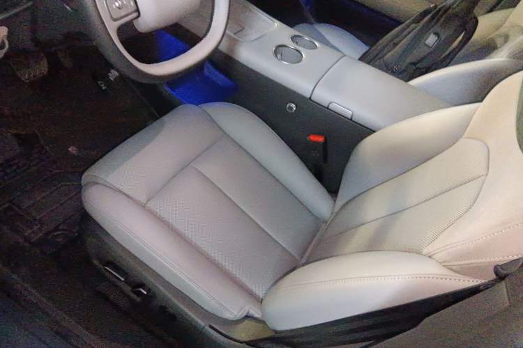 Used Nissan N7 2025 510 Pro Left Front Seat