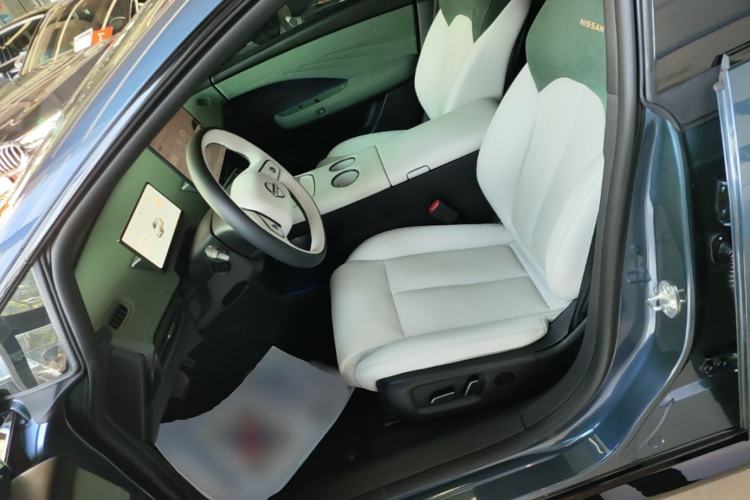 Used Nissan N7 2025 625 Pro Left Front Seat