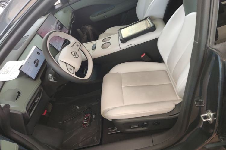 Used Nissan N7 2025 625 Max Left Front Seat