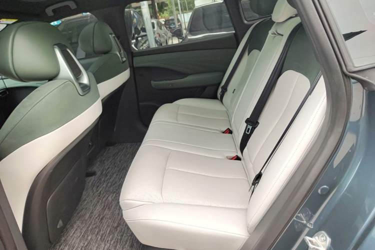 Used Nissan N7 2025 625 Max Left Rear Seat