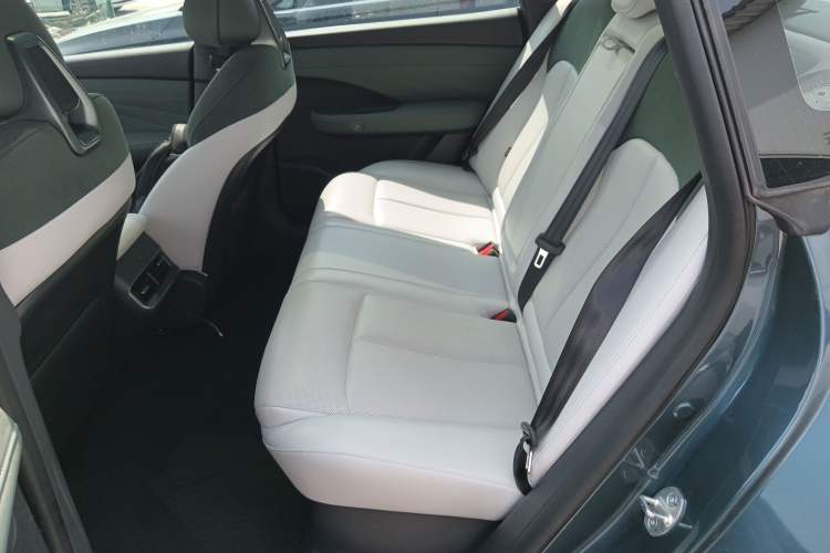 Used Nissan N7 2025 625 Max Left Rear Seat