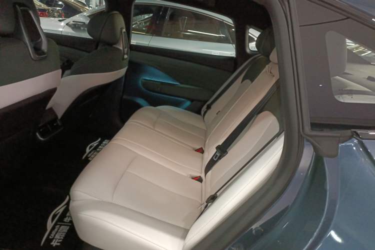 Used Nissan N7 2025 625 Max Left Rear Seat