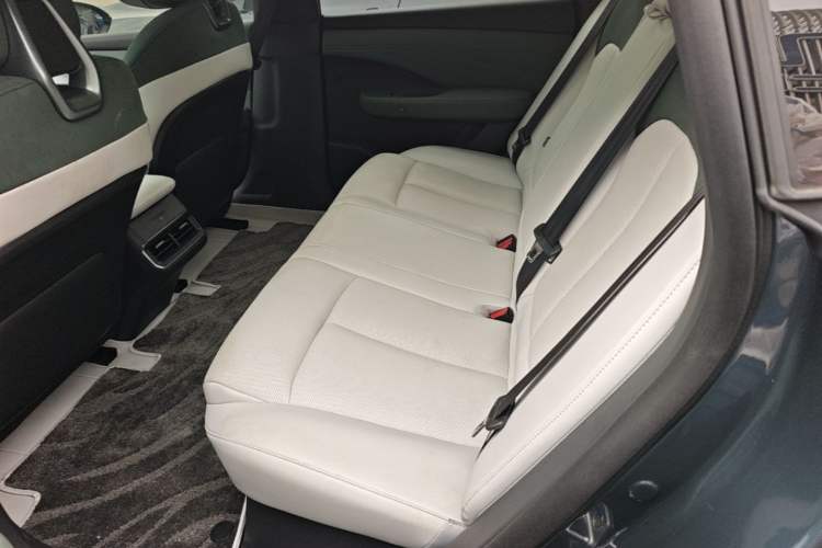 Used Nissan N7 2025 625 Max Left Rear Seat