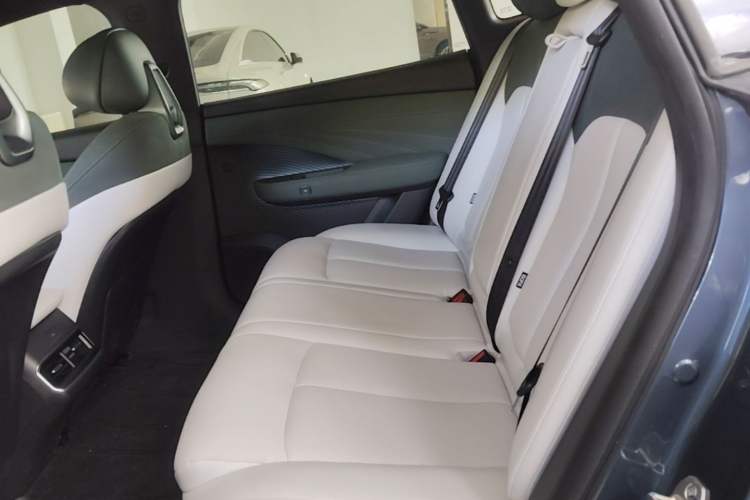 Used Nissan N7 2025 625 Max Left Rear Seat