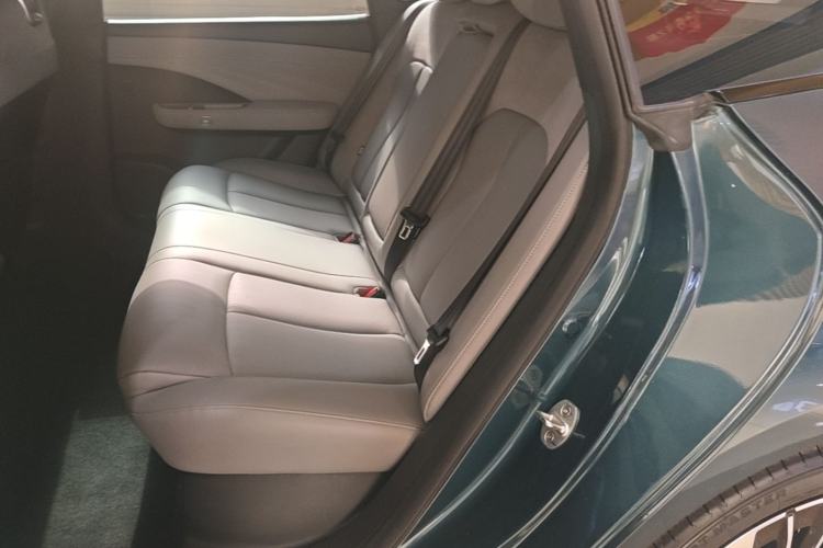 Used Nissan N7 2025 625 Max Left Rear Seat