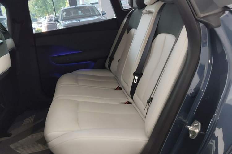 Used Nissan N7 2025 625 Max Left Rear Seat