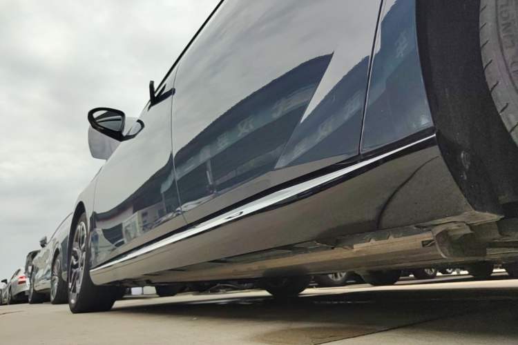 Used Nissan N7 2025 625 Max Left Side Sill