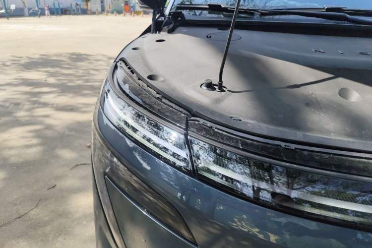 Used Nissan N7 2025 625 Max Right Front Headlight