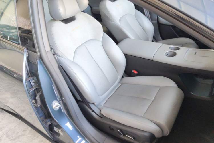 Used Nissan N7 2025 510 Max Right Front Seat