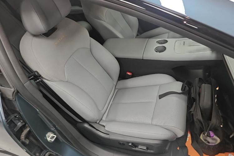 Used Nissan N7 2025 625 Max Right Front Seat