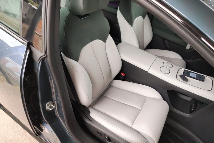 Used Nissan N7 2025 625 Max Right Front Seat