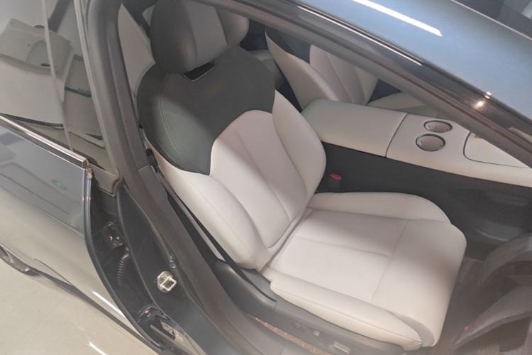 Used Nissan N7 2025 625 Max Right Front Seat