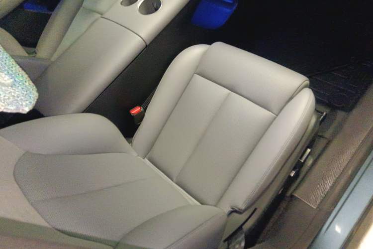 Used Nissan N7 2025 510 Pro Right Front Seat