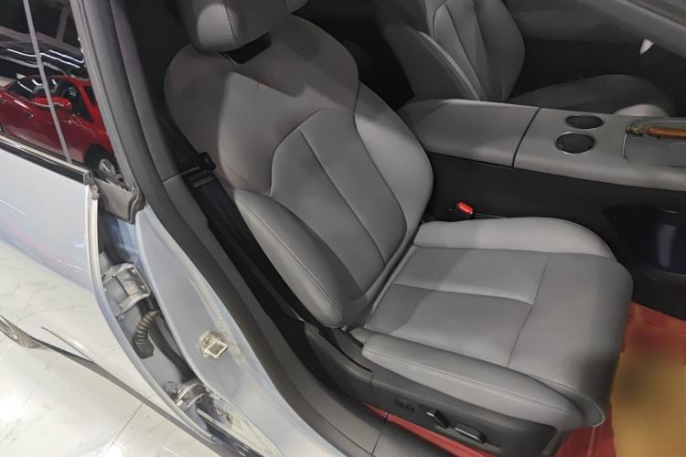 Used Nissan N7 2025 510 Max Right Front Seat
