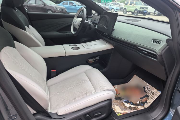 Used Nissan N7 2025 625 Max Right Front Seat