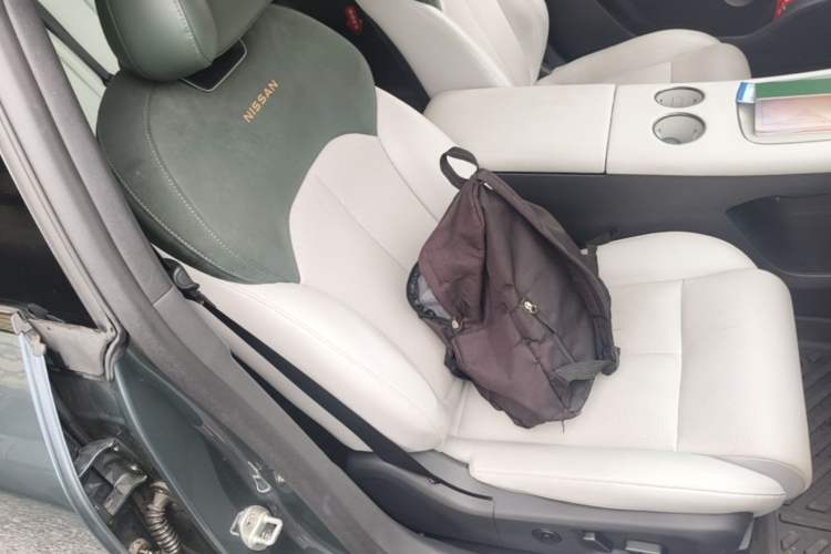 Used Nissan N7 2025 625 Max Right Front Seat