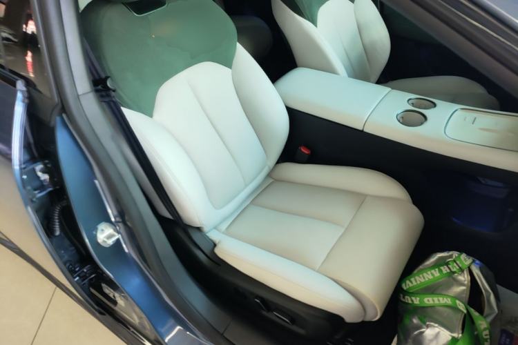 Used Nissan N7 2025 625 Pro Right Front Seat