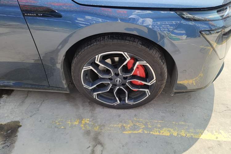 Used Nissan N7 2025 625 Max Right Front Wheel Hub