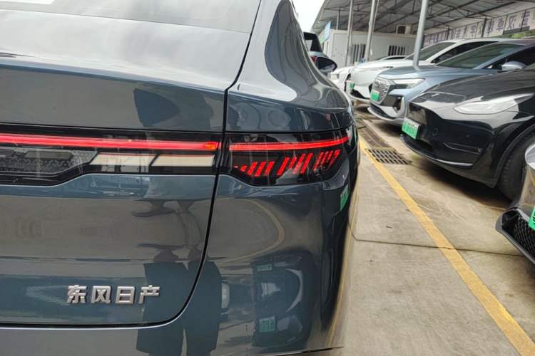 Used Nissan N7 2025 625 Max Right Rear Taillight