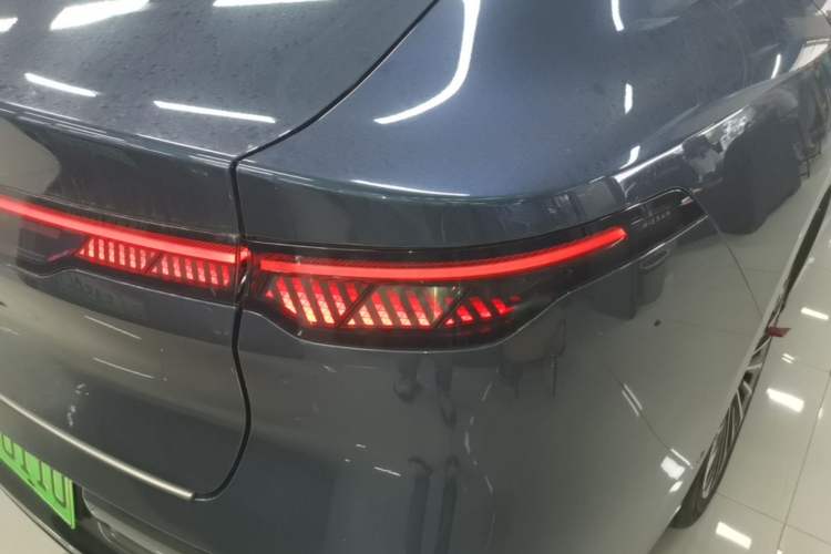 Used Nissan N7 2025 625 Max Right Rear Taillight