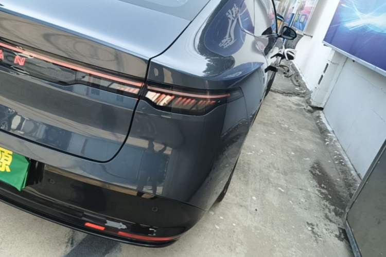 Used Nissan N7 2025 625 Max Right Rear Taillight