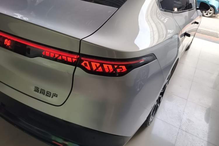 Used Nissan N7 2025 510 Max Right Rear Taillight