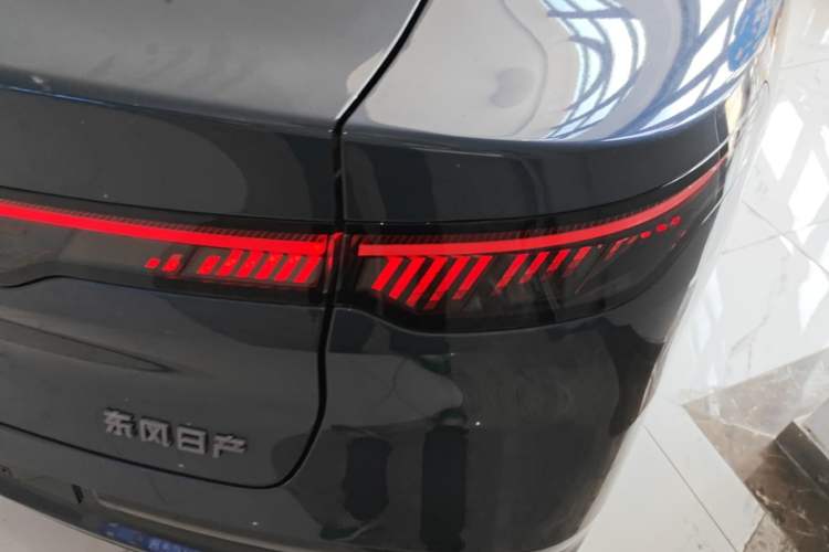 Used Nissan N7 2025 625 Max Right Rear Taillight