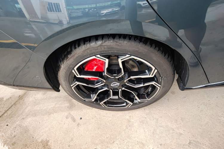 Used Nissan N7 2025 625 Max Right Rear Wheel Hub