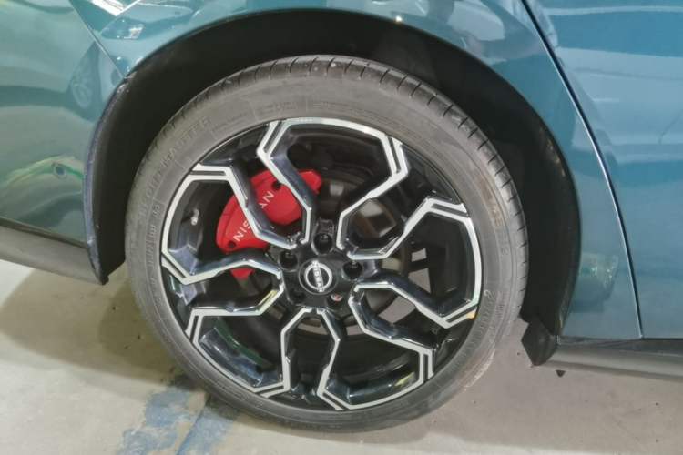Used Nissan N7 2025 510 Max Right Rear Wheel Hub