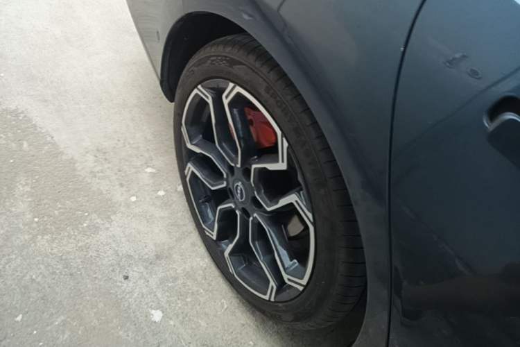 Used Nissan N7 2025 625 Max Right Rear Wheel Hub
