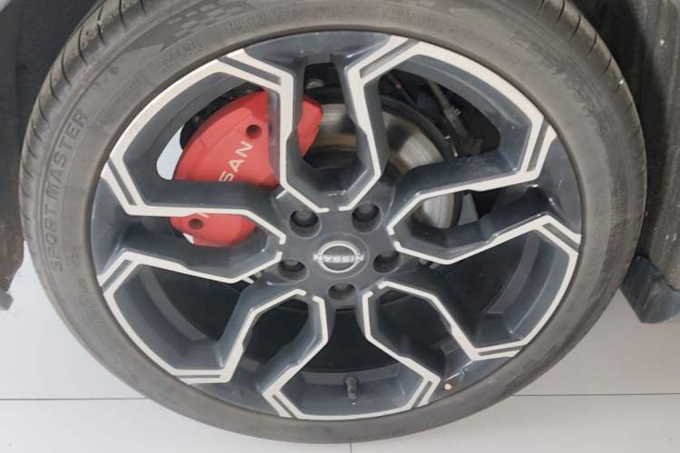 Used Nissan N7 2025 625 Max Right Rear Wheel Hub