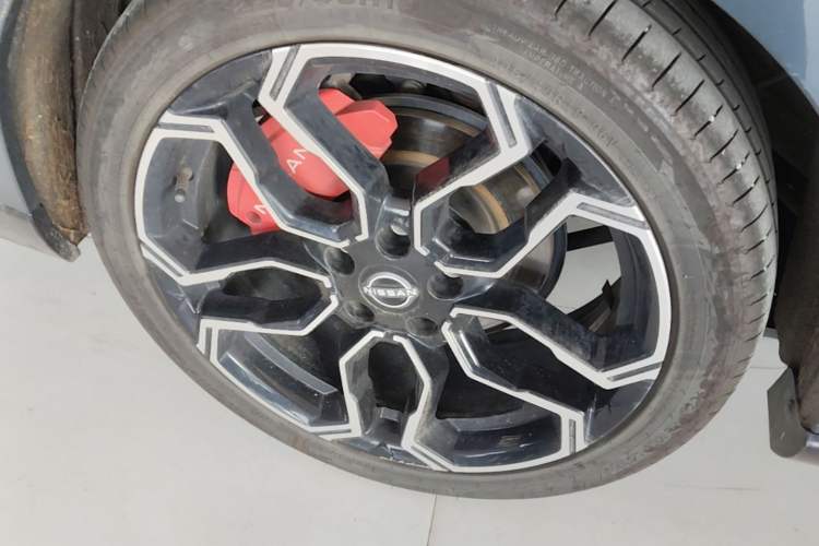 Used Nissan N7 2025 625 Max Right Rear Wheel Hub
