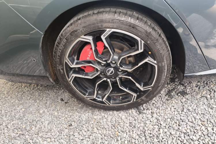 Used Nissan N7 2025 625 Max Right Rear Wheel Hub