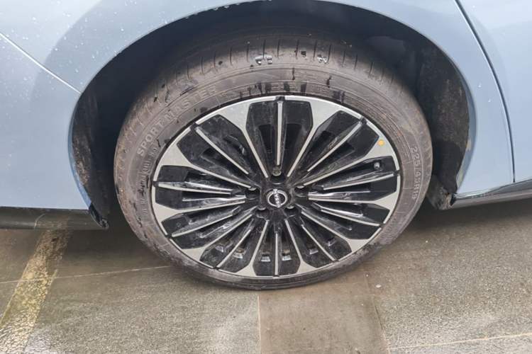 Used Nissan N7 2025 510 Pro Right Rear Wheel Hub