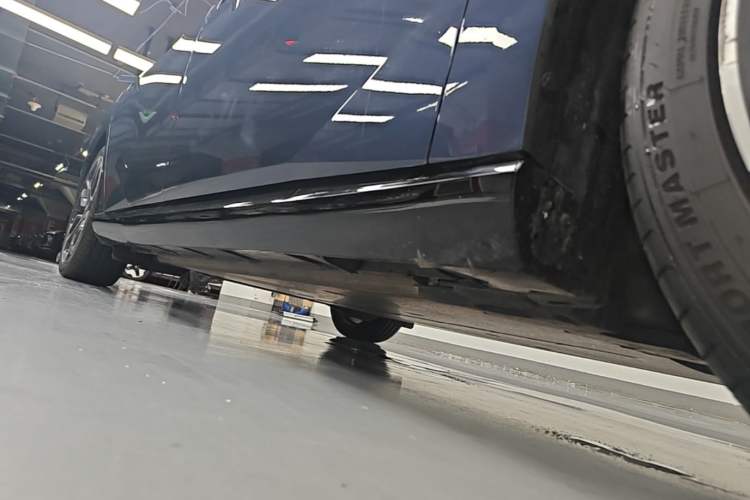 Used Nissan N7 2025 625 Max Right Side Sill