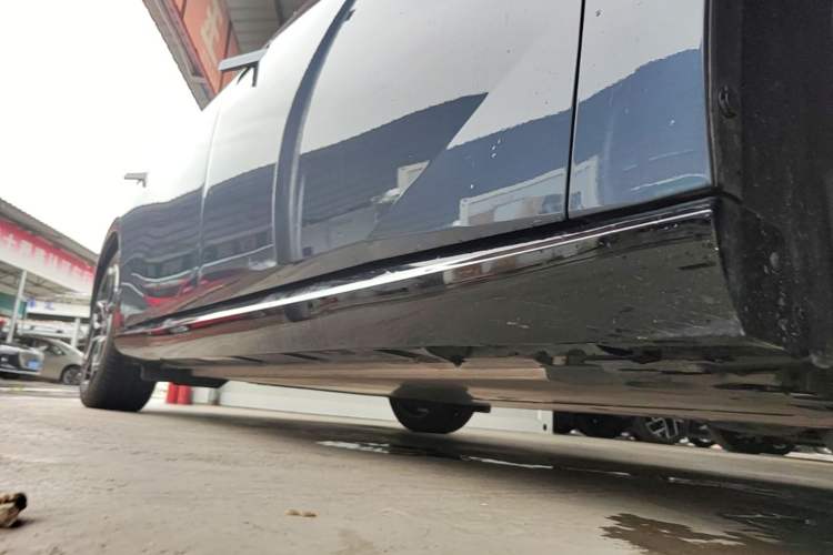 Used Nissan N7 2025 625 Max Right Side Sill