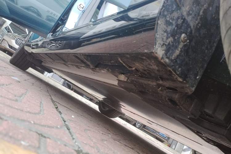 Used Nissan N7 2025 625 Pro Right Side Sill