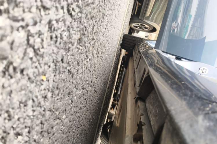 Used Nissan N7 2025 625 Max Right Side Sill